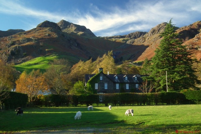 New Dungeon Ghyll Hotel & Langdale Pikes.